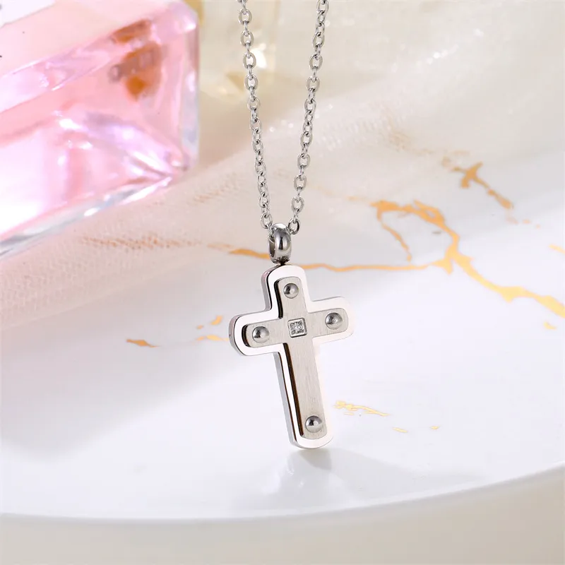 Κολιέ ανδρικό, ατσάλινο με σταυρό 1,5Χ2,7 εκατοστά & 50+5 εκατοστών αλυσίδα με  επέκταση, TRIBUTE,0330347301